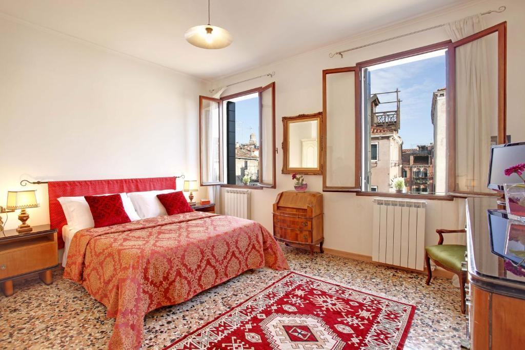 Grimaldi Apartments Cannaregio Venice Room photo